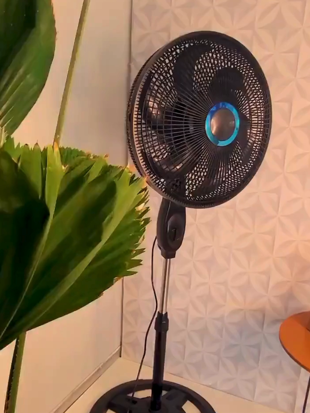 Ventilador De Coluna De Chão Turbo Vento Forte 3 Velocidades 110v/220v