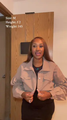 Need this in every color 🥰🤎 #fallfashion #fallaesthetic #winterfashion #croppedjacket #fyp 