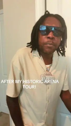 Just a regular Wednesday 🌴 🏖️ 😴 