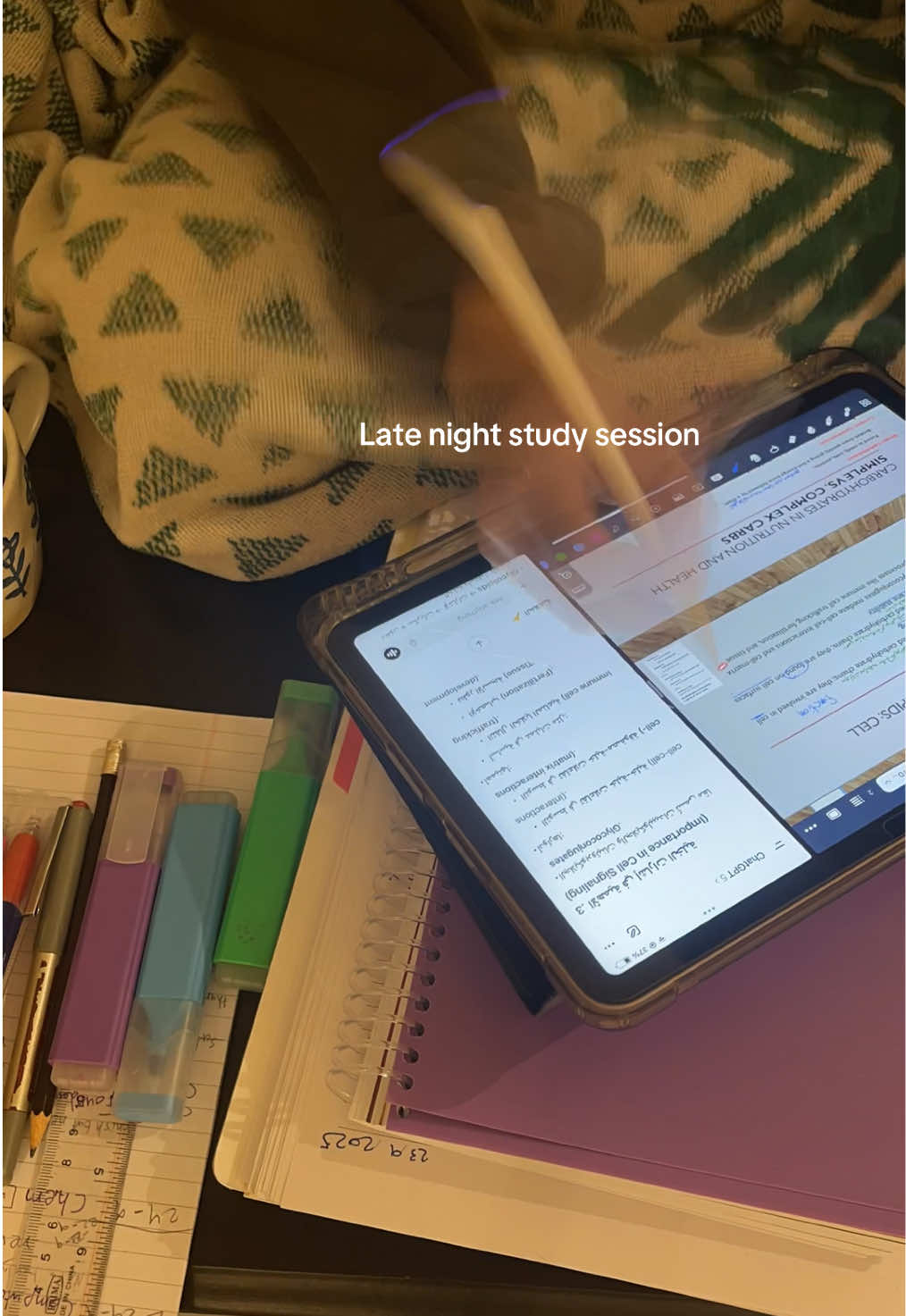 اول مرا اجرب مذاكرة الليل مايحتاج اقول ان بالقوه انجزت شي حمدلله اقلها شرحت لنفسي الشابتر وخلصته يسهل عليا الموضوع وقت المذاكره ان شاءالله وبعد ما اذاكره احطه في تطبيق يخليها ليا اسئله ونثبت المعلومه اكثر لاحظت من وقت ماصرت اسوي هالحركه والمعلومات راسخه يارب لك الحمد ونسأل الله التوفيق والاعانه ليا وللجميع يارب دعواتكم 🙏🏼🫂 وبس اذاكر هذا الشابتر كامل في الكيمياء أحتاج مكافأه لنفسي  #studywithme #studymotivation #explor #fyp #دراسة 