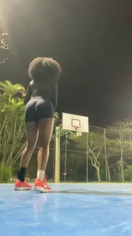 o melhor é a arquibancada gritando qnd eu acertei#foryou #viral #fyp #basquete #basketball 