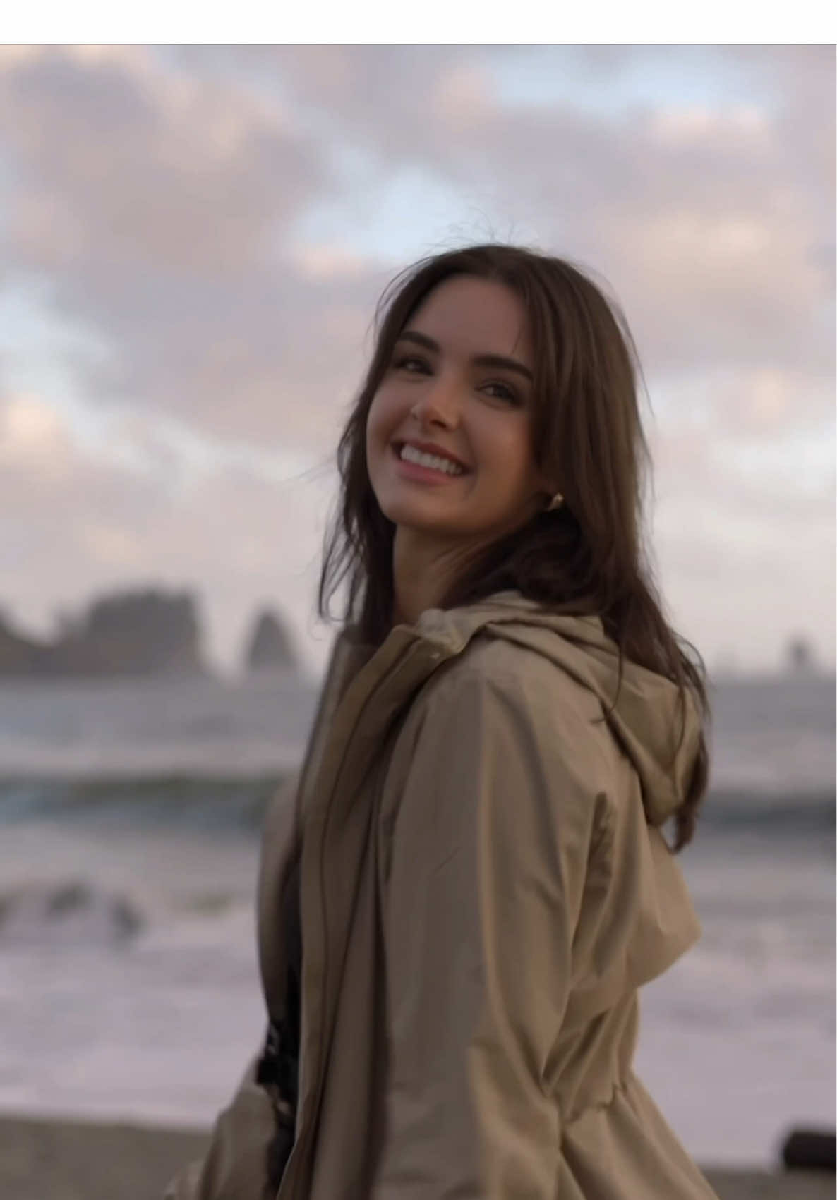 Replying to @Kelly Rose Sarno”Where you been loca?”🐺 @katelynmichelle #PNW #Twilightvibes #pnwlife #lapush #forks #twilight #lapushbeach #washington #twilightsaga #lapushbabylapush #outfitinspo #OOTD #fallaesthetic #grwm #beauty #fallfashion #fallvibes #falloutfits #makeup #lifestylecontent #travel #travelphotography