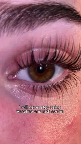 Vaseline is so underrated for the eyelashes 