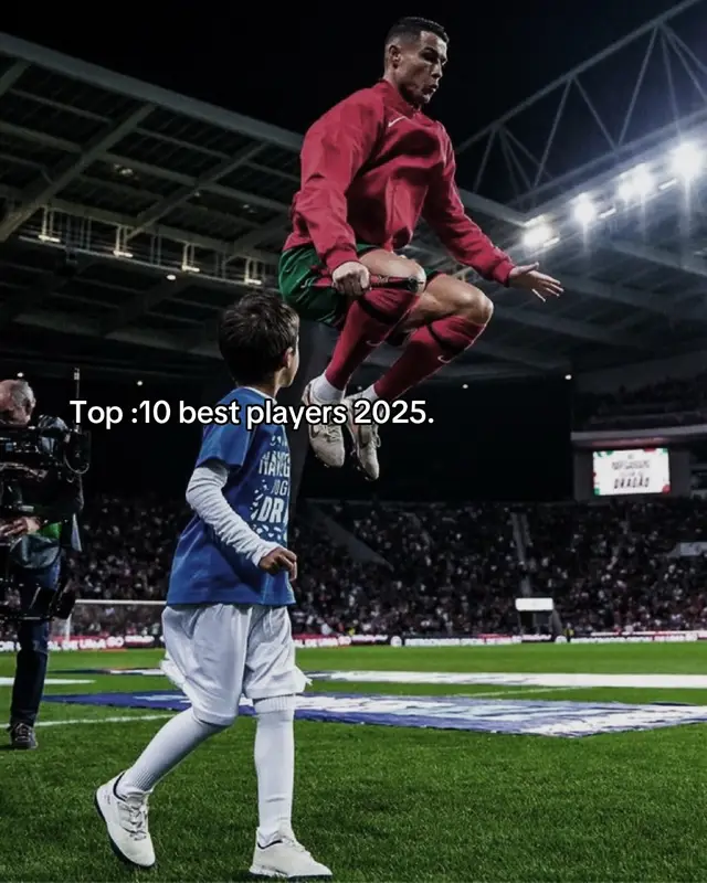 “2025 got football looking like a movie 🎬⚽🔥 Which baller owns your heart  #football #ronaldo #mbappe #trendingnow #fyp 