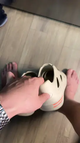 Dép sục đúc nguyên khối nhẹ nhàng thanh lịch #depnam #depsucnam #sinhnathan 