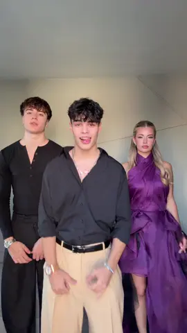 Los tres juntos de nuevo jeje @Tati @𝖆𝖕𝖔𝖑𝖔 