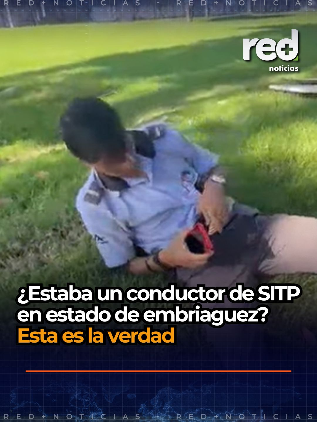 ¿Estaba un conductor de SITP en estado de embriaguez? Esta es la verdad  Un video viral muestra a un conductor desorientado, con la mirada perdida y casi sin poder caminar. La policía lo detuvo creyendo que estaba en estado de embriaguez, pero la realidad era otra. TransMilenio aclaró que el conductor sufrió una descompensación por una enfermedad. Su extraño comportamiento era un problema de salud.