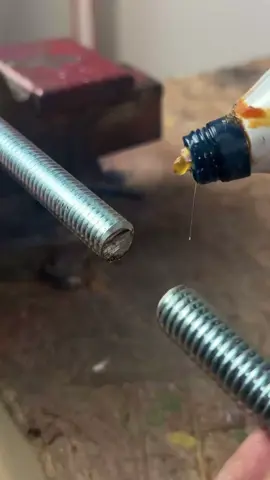 Ferramenteiro é uma grande figura ao ensinar isso #solutions #ferramentas #solução #tecnicas #ideias 