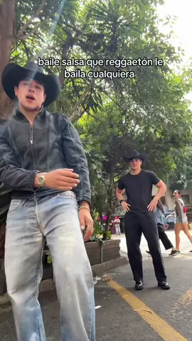 baile salsa!!! @Sosa jhons 
