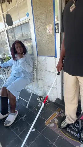 Blind man boo boo prank on Grandma Sabrina and her friend 😂😂#fypシ゚viralシ 