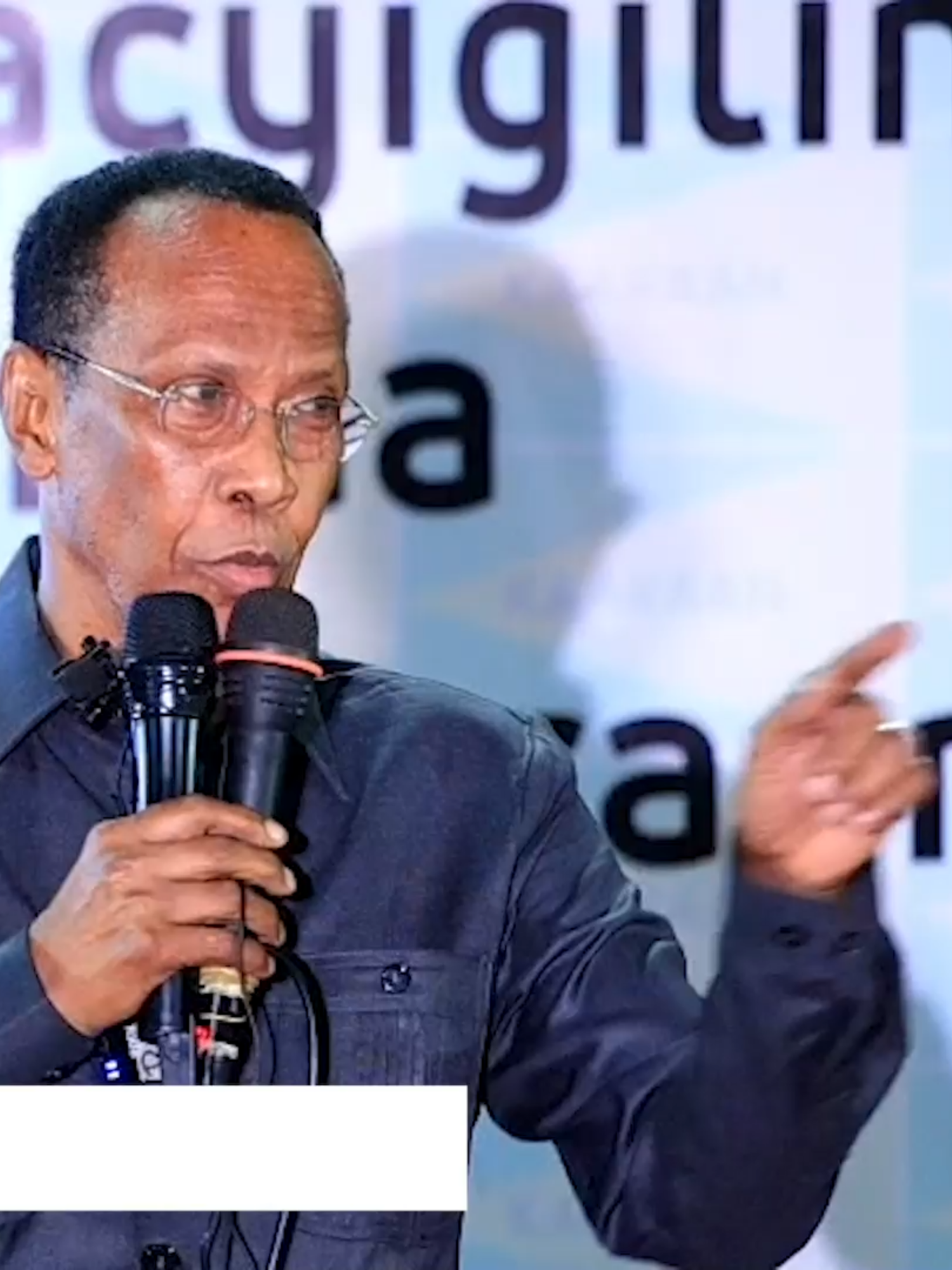 ''Mucaaradka waxaan ku dhahay Madaxweyne Xasan sheekh afar sana la doortaye, todobo sano hagaarsiinina, hada 10-sano ayay usocotaa, dalkaan meeshu ka yimid in aan loo noqoneyn waa ii cadahay'' RW hore Cali Maxamed Geedi