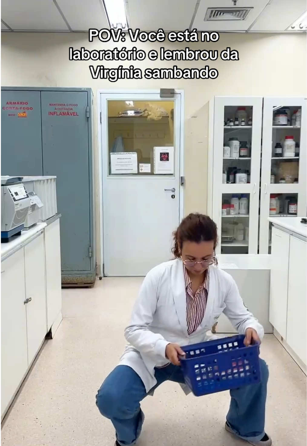 Nem só de ciência a gente vive … às vezes a mente tá no samba ou na ausência dele, no caso 😅 #meme #vibes #genlab #virginiasambando 