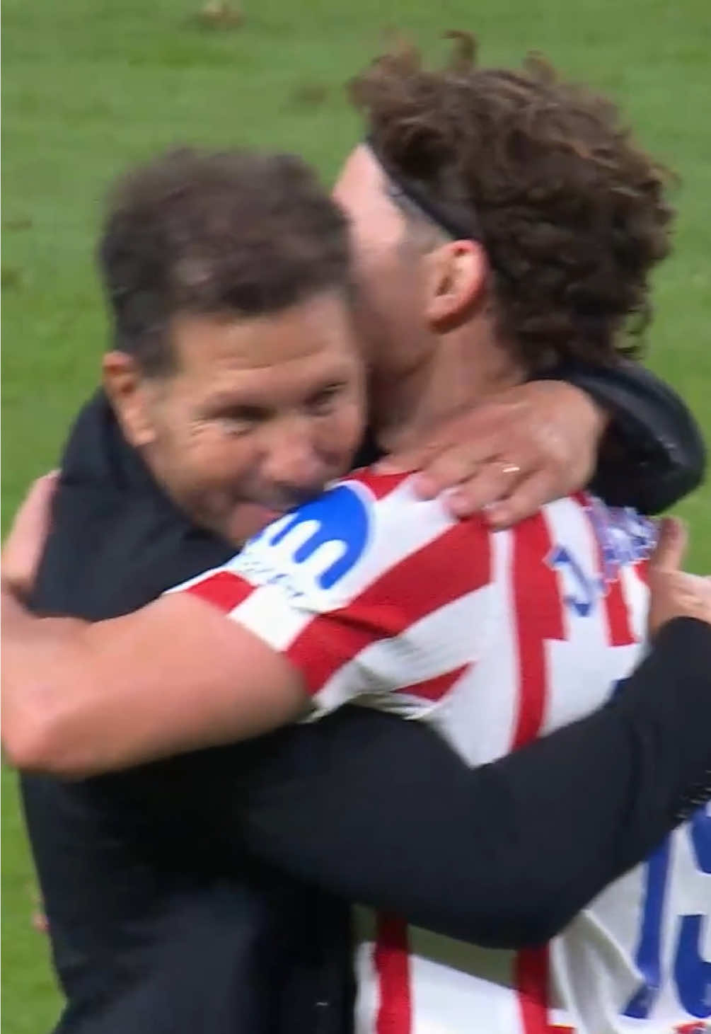 PURE SIMEONE. ❤️🤍 #LALIGAEASPORTS #LALIGAHighlights #AtletiRayo 