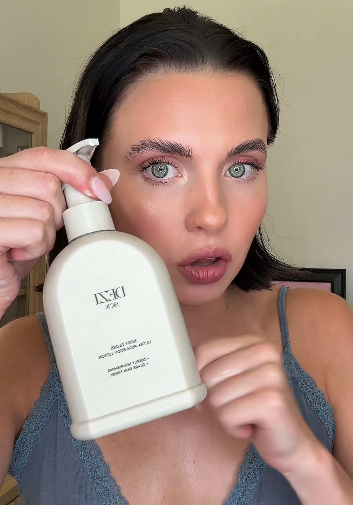 The glow is unmatched 👏🤩 #glowyskin #glassskin #bodyglow #deziskin #tiktokshopblackfriday 