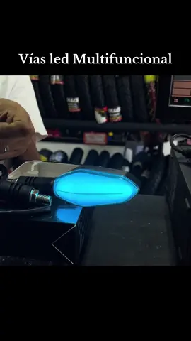 Vías led multicolor con cortesía 🔥🫣#todomotos7calle🛵🏍️🔥 #bikershonduras🇭🇳 #bikersoftiktok #bikerlife #BIKERS 