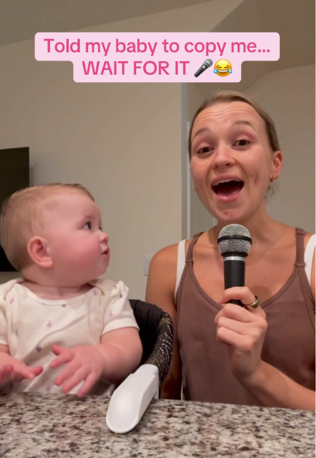 I think she did the vocal warmup better than me😭🎤 #singingmom #babyreaction #singingbaby #smartbaby #momandbaby 