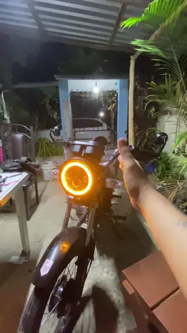 Vayan a ver el video a yutu bandaaa: Riviker 🥵🔥 #tunning #ft150 #motos #caferacer #humo 