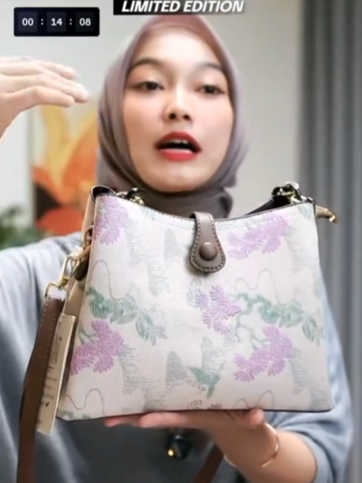 #tasselempang  #slingbag  #taswanita  #tasterbaru  #tasmodelterbaru 