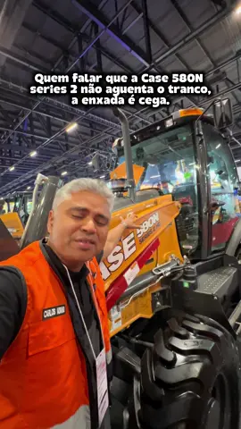 Quem falar que a retro CASE Series 2 não aguenta tranco a a enxada tá cega.