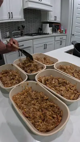 770 calories 76g protein 23 fat 64g carbs makes 6 meals for work  Big Mac power bowls  Adding these to my cookbook!  3lbs weighed raw 96/4 lean meat 1 xl onion  300g rice weighed raw first  1 pack of center cut bacon  Sauce mix  240g miracle whip (20 calorie kind) 45g sugar free ketchup  20g mustard 100g sweet fish (20 calorie kind) 9g paprika  5g onion powder  6g garlic powder #cooking #CookingHacks #mealprepideas #protein #bigmac   