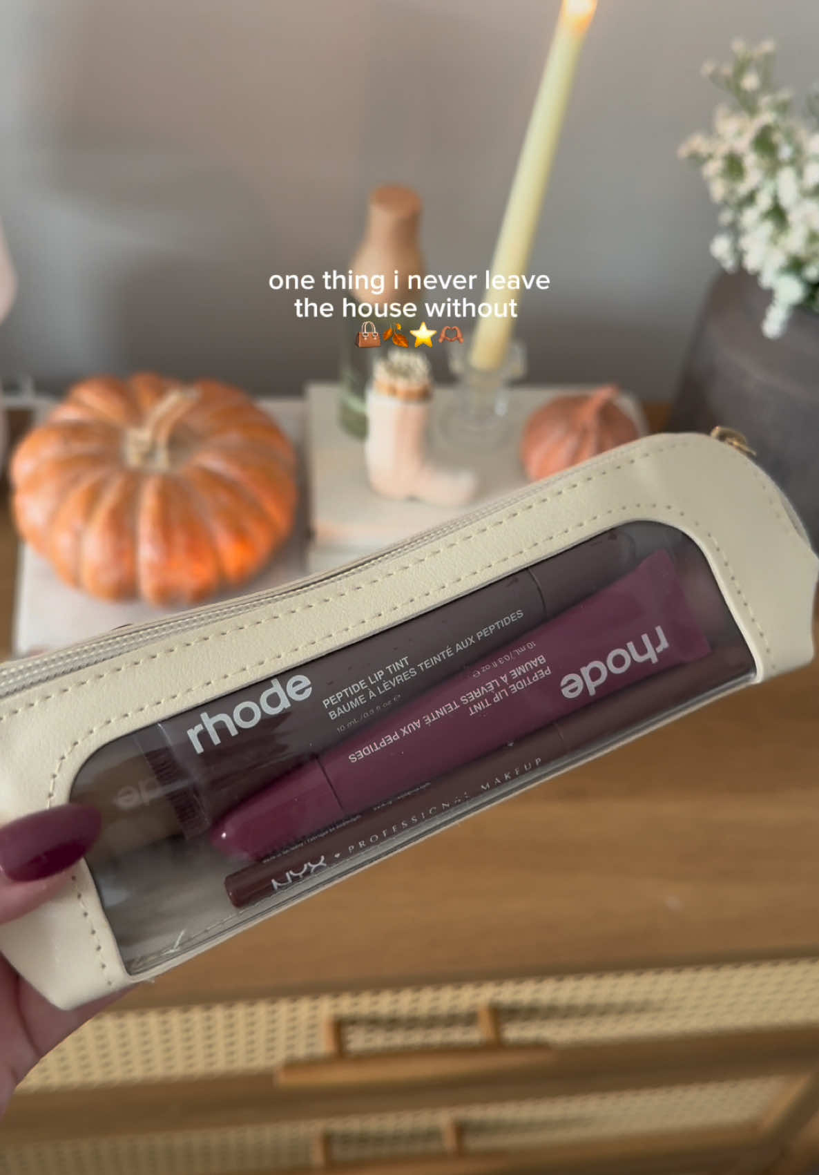 i love>> ⭐️🍂🫶🏽🤎 #makeupbag #lipstick #makeup #whatsinmybag 