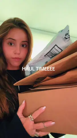 addicted to shopping… someone take my credit card away pls 🙏🙏🙏 #haul #unboxing #shopping @Aritzia @Free People @Amazon 