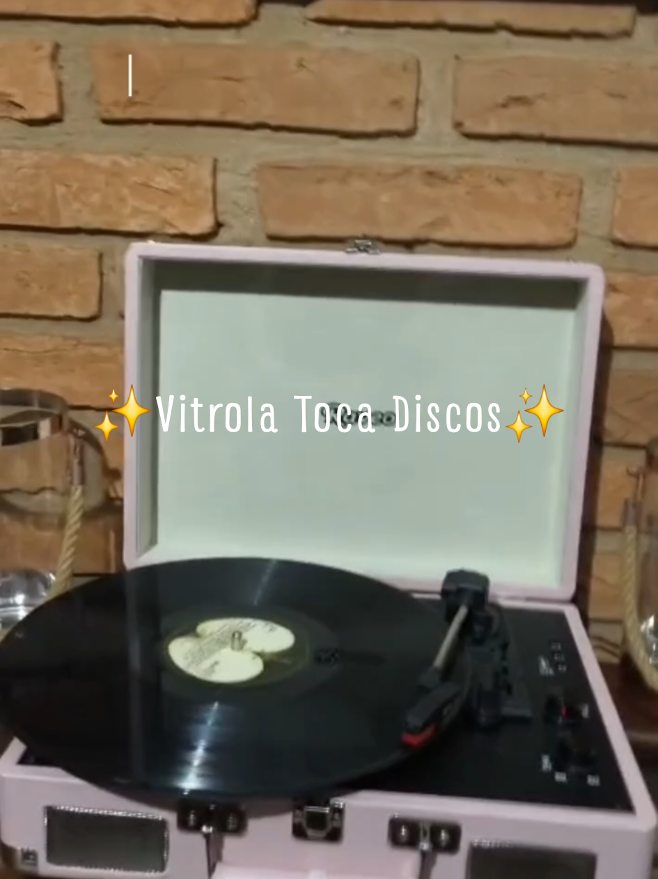 OLHA QUE COISA MAIS LINDA😍 É o presente perfeito! Vitrola Raveo Sonetto Chrome Retrô Toca Discos Vinil Coral Cor Rosa 110v/220 BT USB Gravação A partir de R$ 445,00 (depende da cor)🔥 +  20% OFF HOJE NA SHOPEE VÍDEO pelo meu link. Comenta QUERO que te envio o link com desconto! ✅Excelentes avaliações! #tocadiscos #vitrola  #discodevinil #presentediferente #fyp 