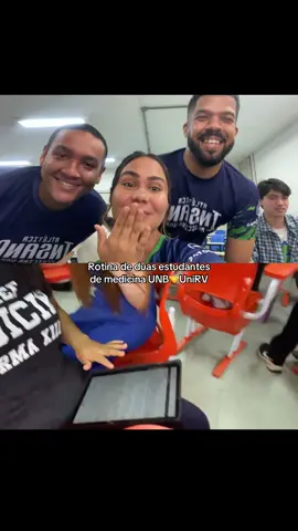 A semelhança entre as duas rotinas é o amor pelo Chagas Ai, a melhor plataforma de estudos para estudantes de Medicima de todas as faculdade!!!  🎟️soso10   #medicina #faculdadedemedicina #unirv #unb #medunb 