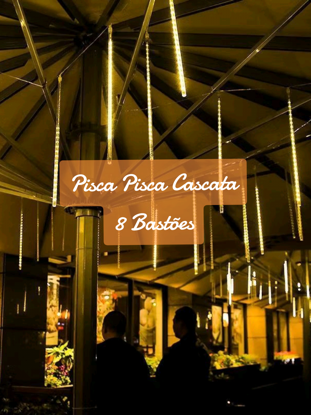 Olha só que mágico 😍✨ Esses pisca-pisca em bastão com 8 unidades deixam qualquer cantinho pronto pro Natal 🎄💜 Quem mais já tá no clima natalino? 👀💫 #achadinhos #achadinhodenatal #piscaPisca #leddecor #decoracaodenatal 