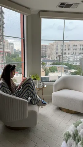 the coziest morning 🌧️🩵 this was one of my busiest days yet so APOLOGIES for the lack of content!! I’ll be back into my routine asap #fyp #foryou #morningroutine #healthylifestyle #beforework 