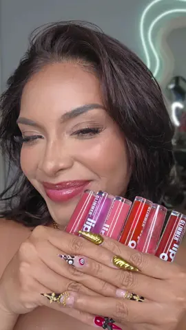 Shimmer into fall 🍂✨ Glossy lips, cozy vibes, and a touch of sparkle for the season. Who else loves a fall glow-up? 💋 Products Used: @Revlon Cosmetics  Super Lustrous Glimer Lip Oil  @CXS  #Revlon #revlonpartner #communityxseen #Revlonxseen #ShimmerLipFall #FallLipLook #GlossyLips #LipComboGoals #AutumnGlow #SparklyLips #JuicyLips #LipGlossAddict #FallMakeupVibes #CozySeasonBeauty #LipInspo #MakeupForFall #AutumnGlam #GlossGoals #TheBeautyStatement