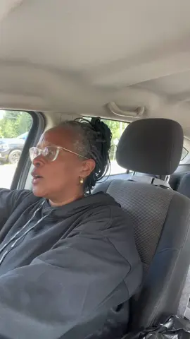 Lunch break today was back at the wing spot. It brought back memories and reminders of back in the day when now and layers were 9 in a pack and would cut the roof of your mouth lol . #lunchbreakvibes #thecornerstore #lunch