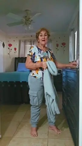 Si necesitas un abrigo económico aquí lo tienes ,pincha el carrito naranja #comida #cary_ysusazon #visteteconmigo #mujeresqueinspiran #postresdeliciosos 