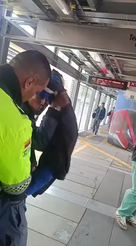 rata en la estación Marly