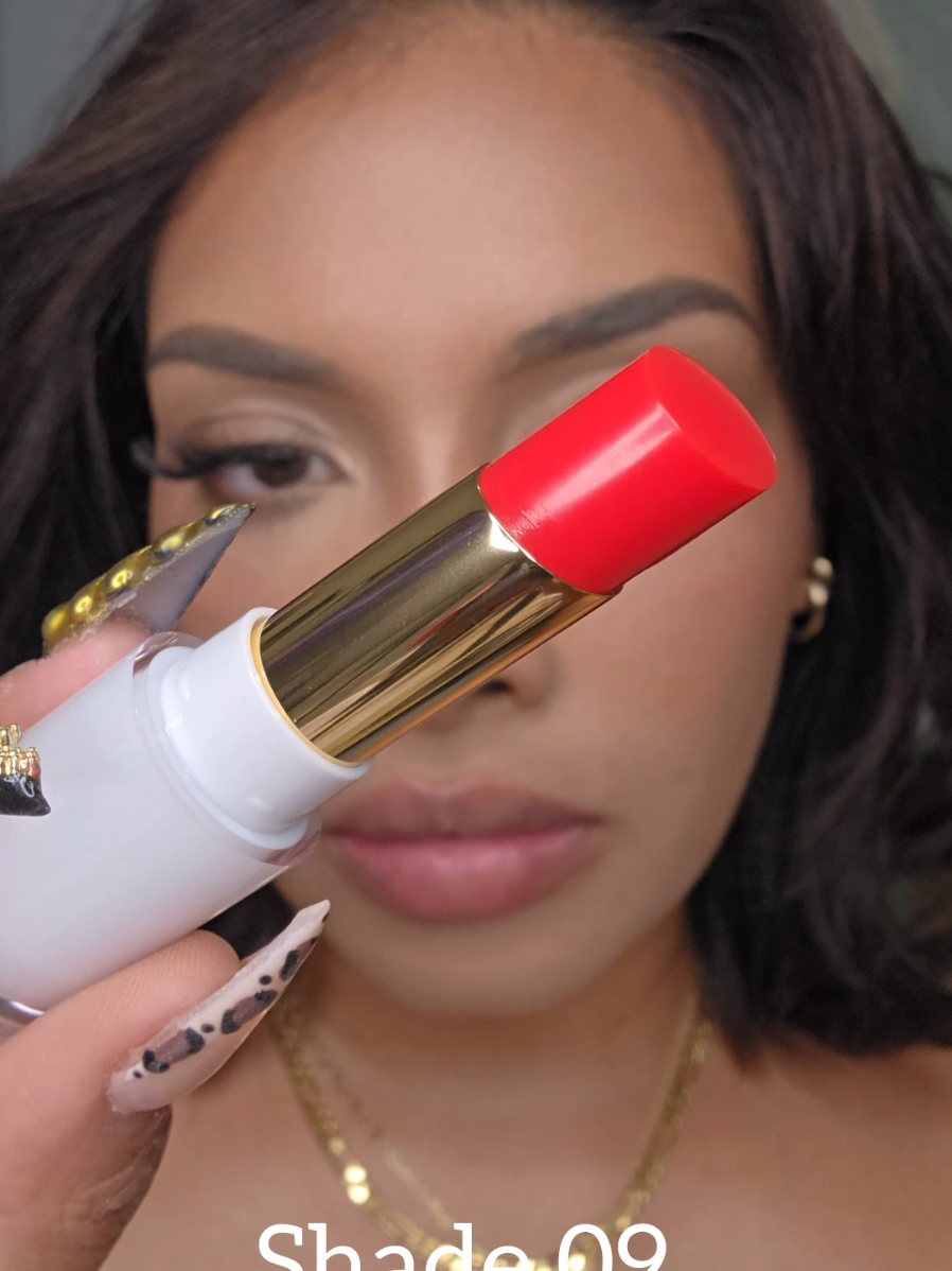 Glimer, shimmer and shine! ✨️ Follow for more 💕 Products Used: @Revlon Cosmetics  Super Lustrous Glass Shine Balm @CXS  #Revlonxseen #revlonpartner #Revlon #communityxseen #ShimmerLipFall #FallLipLook #GlossyLips #LipComboGoals #AutumnGlow #SparklyLips #JuicyLips #LipGlossAddict #FallMakeupVibes #CozySeasonBeauty #LipInspo #MakeupForFall #AutumnGlam #GlossGoals #TheBeautyStatement