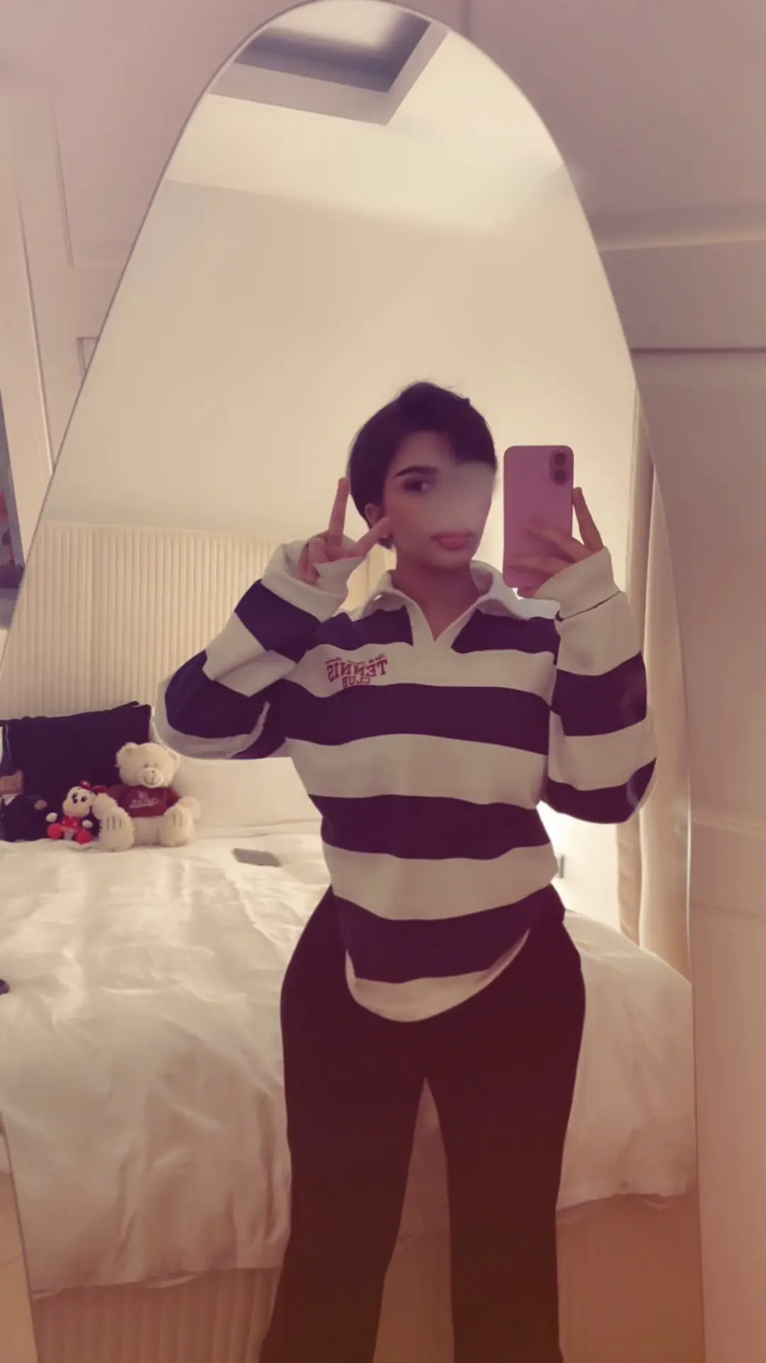 ياعذابي وسبة جروحي يامصابي ياشكا حالي ليش عني تصد وتروح وانت قلبي حبك الغالي انت عمري وانت مربوحي بك حياتي دوم تحلالي في بعادك بت مجروحي وانت عني لا ولا تسالي لا تخلي الشك ياروحي يهدم الأشواق وآمالي في الهوى زيدي بنوحي يالغلا ياعشقي الحالي بنتظر وصلك يامملوحي حتى لو بية الصبر طالي ياعذاب الصمت والبوح مدخل اللّٰه ليتك تصفالي #explore #fyp #اكسبلوررر #doha 