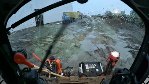 #CapCut #plumbing #detroit #airport #skilledtrades 