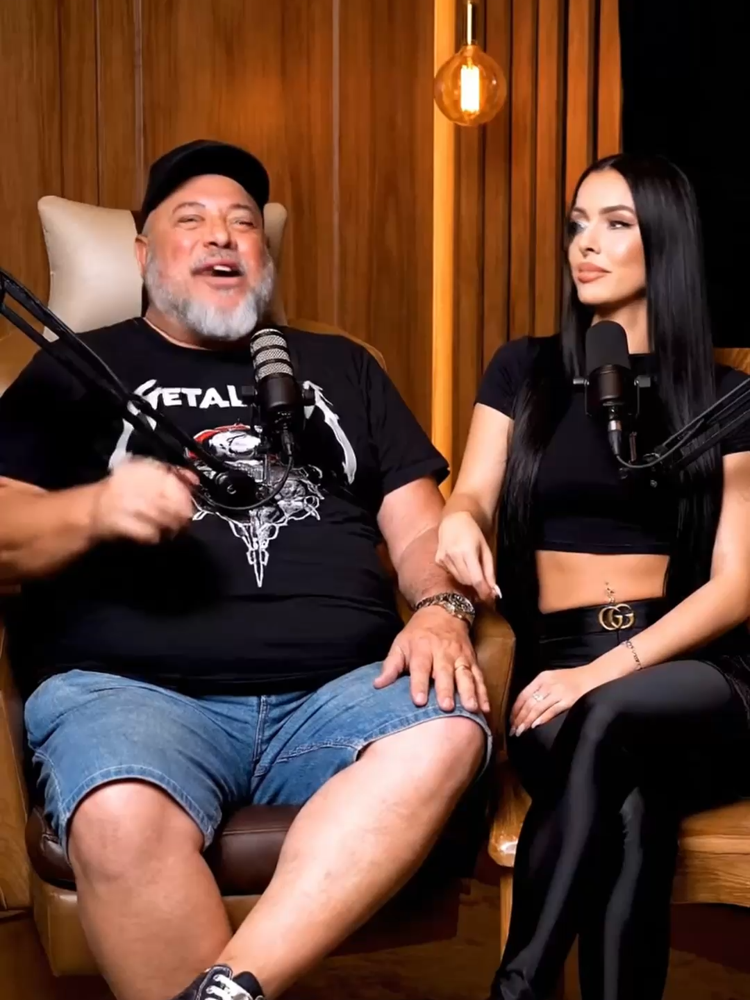Ele é um deus grego segundo a opinião da aman te