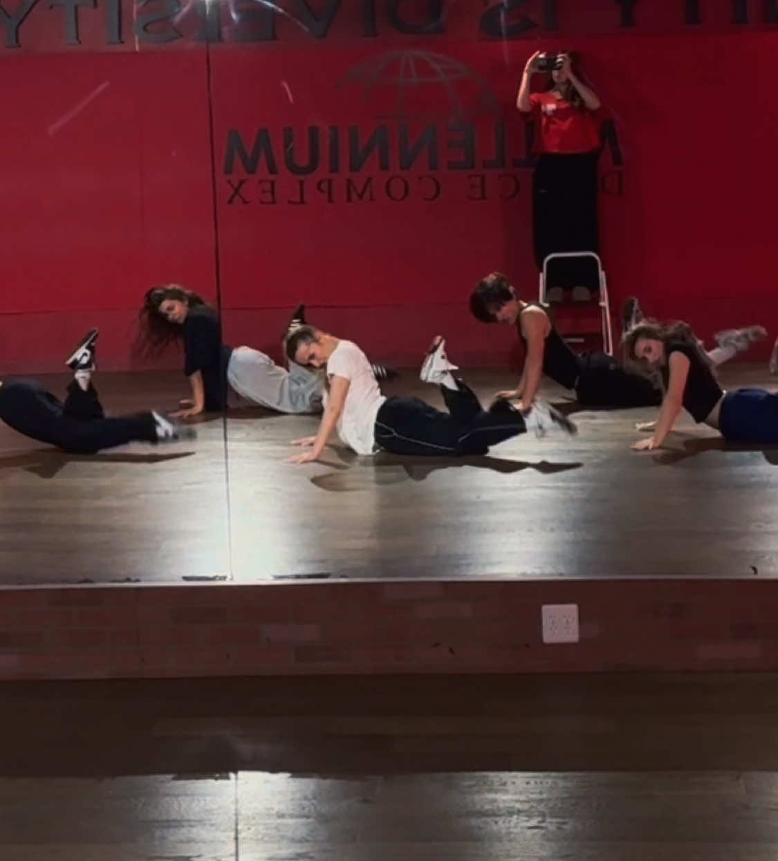 you know i love a riri moment @Rihanna ❤️‍🔥 @b @brady amaya @lindsey kam @Gwendolyn sorel #kellysweeneychoreo #rihanna 