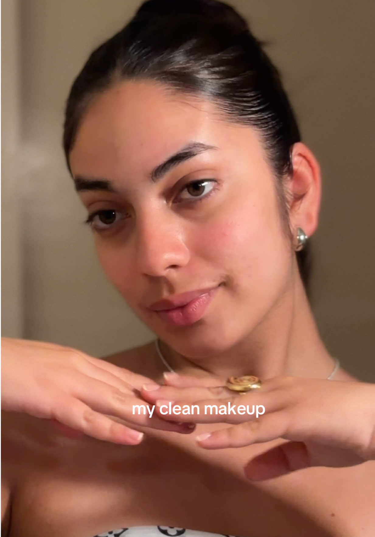 Clean makeup🤍✨ . #makeup #cleanmakeup #makeuplook #cleanmakeuplook 