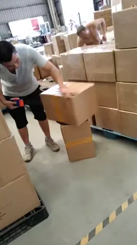 FEDEX EXPRESS prepara los paquetes para su entrega al ganador. Escríbeme en privado si quieres formar parte también.#todos #estadosunidos #paratiiiiiiiiiiiiiiiiiiiiiiiiiiiiiii #pepemillonario #ayuda 