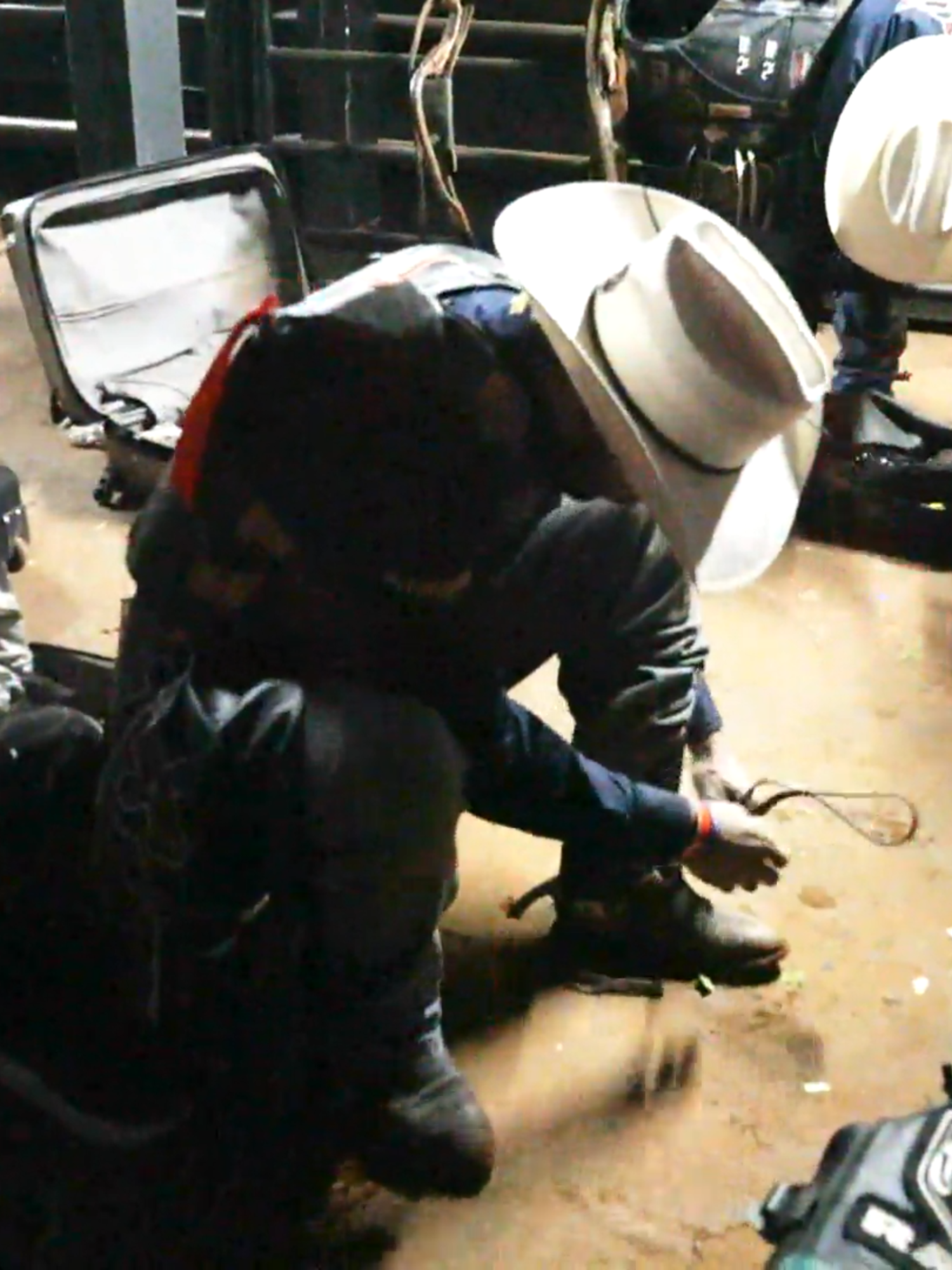 Vem conferir com a gente a magia dos rodeios como ela é!  No próximo dia 07 estreia Vida de Rodeio, uma série documental em oito episódios que vai mostrar a trajetória de atletas brasileiros de rodeio rumo ao estrelato internacional e os bastidores dos eventos em nosso país. É logo após Vale Tudo.  #ViverSertanejo #Rodeio #VidaDeRodeio