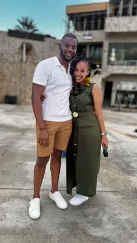 When Kamila sent me this invitation without saying what to expect, my mind started racing. 🤔 A listening party for Keznandi’s (her brother)  new album🔥💿? A new baby?👶🏾 Either way, I knew good food had to be involved, and that was enough to pique my interest. 😌🍴 Last Sunday, the mystery was revealed as her newest baby: Kamila’s Kitchen Drax Hall, right in my hometown, St. Ann. 🌴 Super proud to have been part of this momentous occasion. As a vegan in Jamaica, I’ve seen the landscape slowly shift, and this opening is another sign of plant-based dining taking root across the island. 👉 Watch to the end to catch a turmeric shot trial with Lila Ime and myself from Kamila’s Kitchen, plus hear from Total Tools Ja owner, Ainsworth Mornan, on how the Drax Hall location came to life.