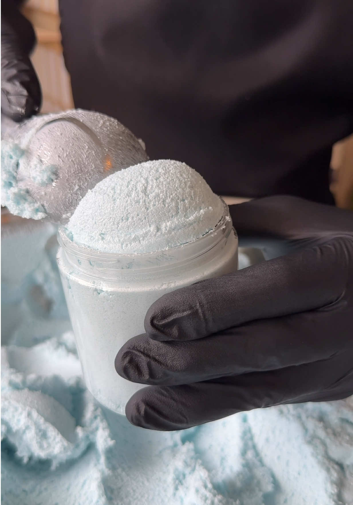 sea moss collagen scrub fresh lemongrass gives the scrub a naturally energizing aroma that makes exfoliating feel like aromatherapy, while sea moss helps smooth, firm, and hydrate the skin