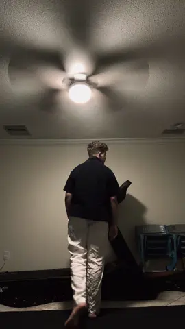 No idea 🧠 dc: @mhymee0 #onepersondance #noideadance #newdance #fyp #blowthisup 