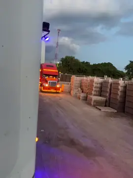 A combatir para oriente 🍀🫵🏽#paratiiiiiiiiiiiiiiiiiiiiiiiiiiiiiii #22ruedas #mandarina #fleterodeoriente #trailerosdecorazon 