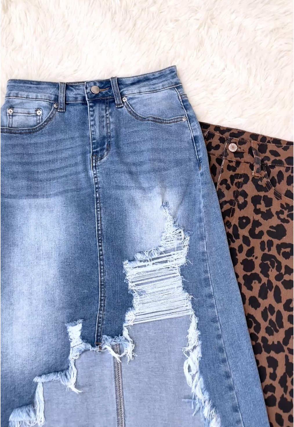 Fall denim just got a upgrade!🍂#dearloverstyle #newarrivals #StreetStyle #mididress #OOTD #midiskirt #distresseddenim #dearloverclothing #hightwaist #skirt 