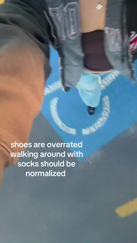 i'm gonna start a petition to wear no shoes #fyp #noshoes