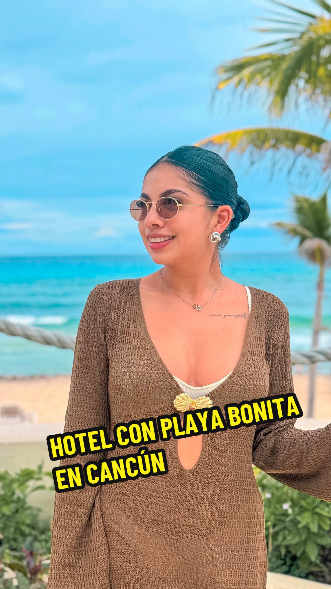 Conocí el hotel @occidentaltucancun que tiene una de las playas más lindas de Cancún 💙🥥🩵 @PriceTravel nos llevó ahí por su aniversario, me encantaría que revises su página para checar todas las promos💕 #aniversariopricetravel #pricetravel #hotelcancun #cancun 