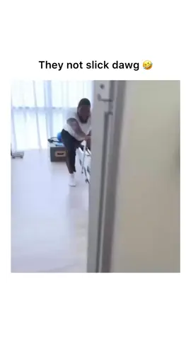 I mean can you really blame em 🫨 #hoodclips #funny #viral #fyp #usa  